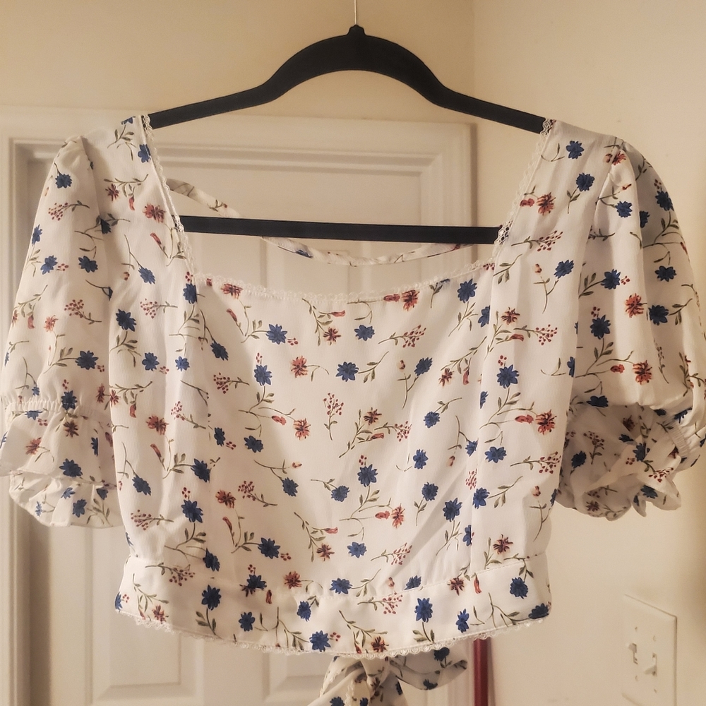 White floral crop top